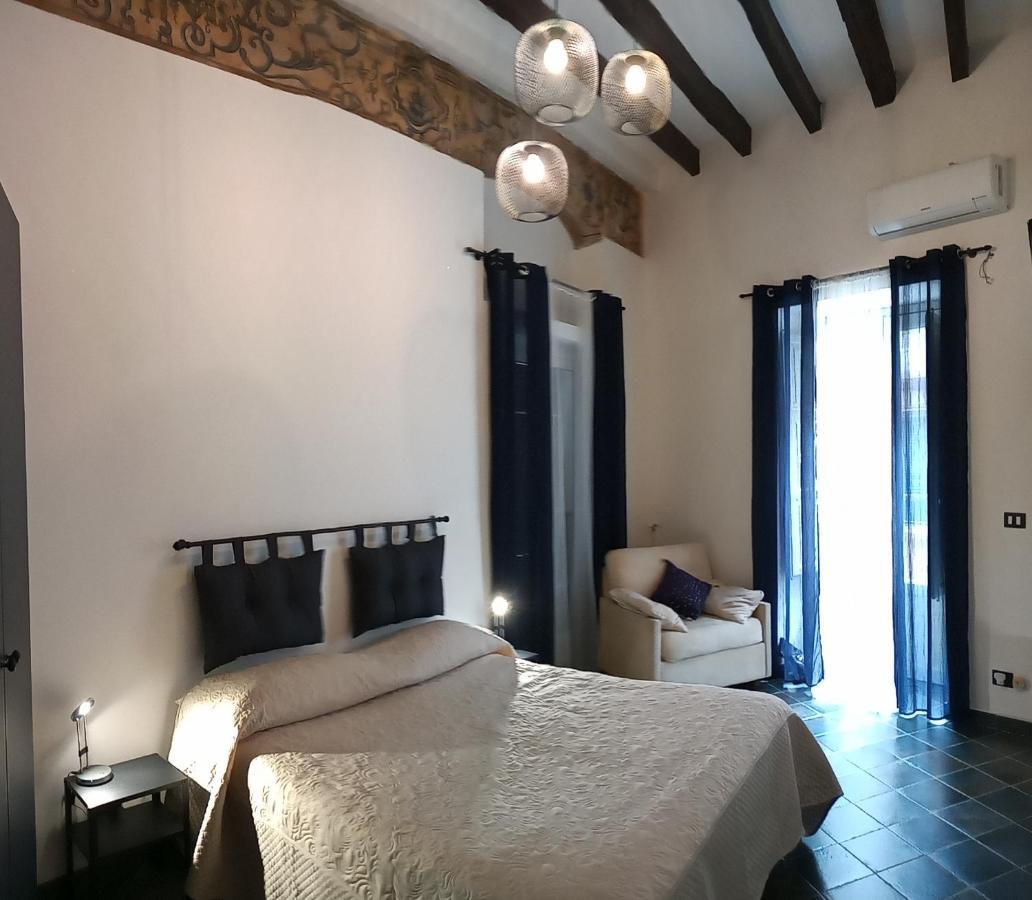 Locazione Breve In Pieno Centro "Blue House" Apartment Palermo Exterior photo